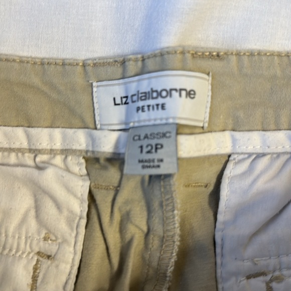 Liz Claiborne petite classic khakis size 12 P 98% cotton 2% spandex tan brown - Picture 3 of 4